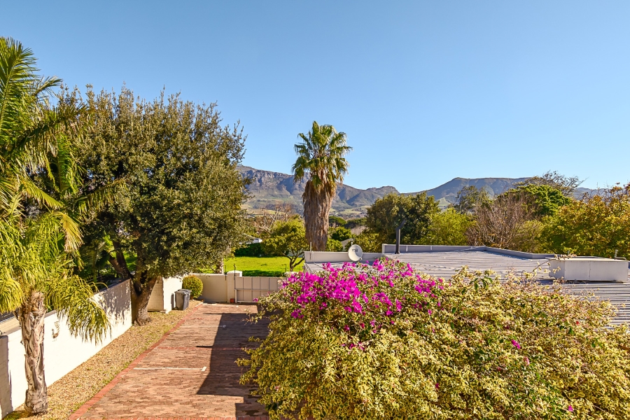 5 Bedroom Property for Sale in Constantia Western Cape